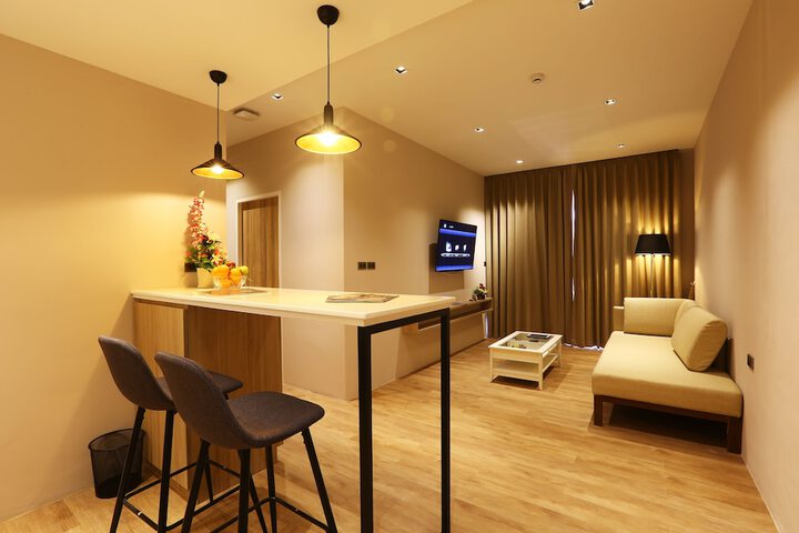 Room 80 of 121