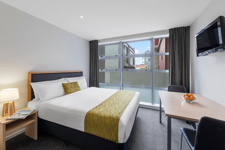 Room 15 of 36