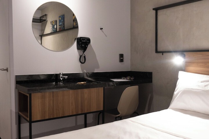 Room 68 of 122