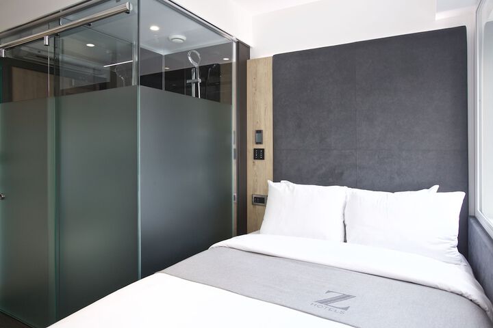 Room 5 of 33
