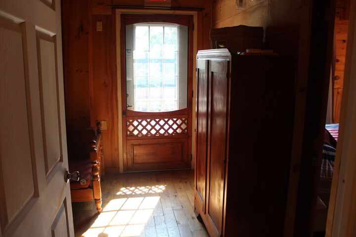 Room 107 of 128