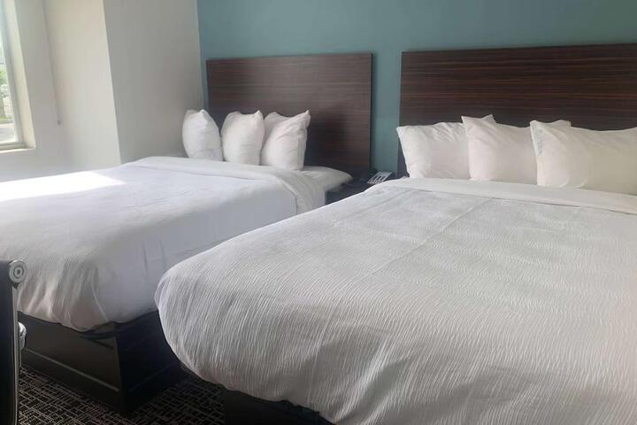 1 King Bed (7 of 8)