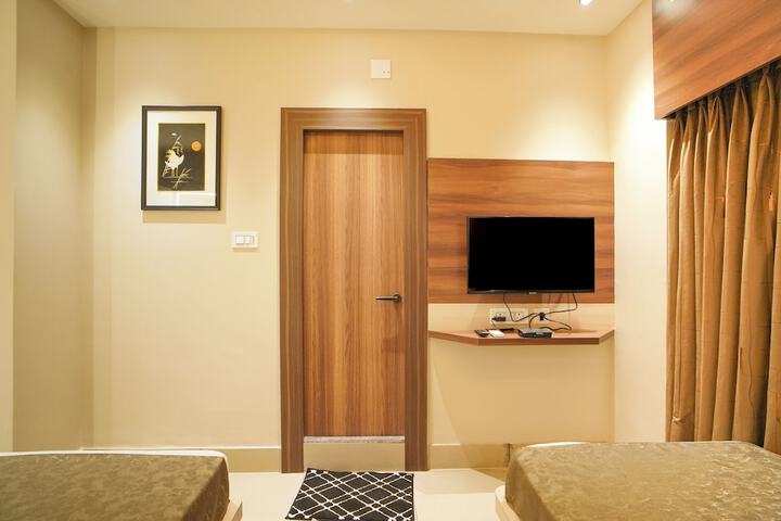 Room 27 of 83