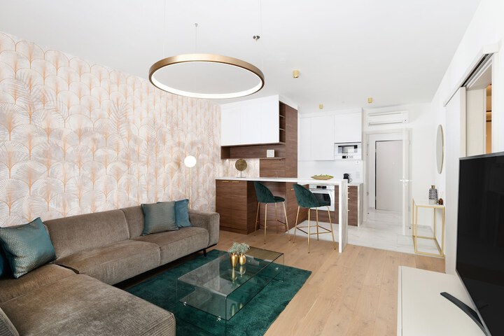 Room 21 of 76