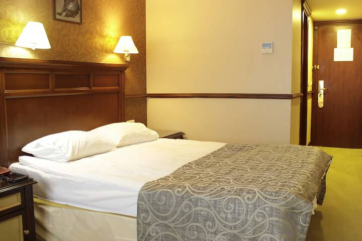 Room 14 of 114