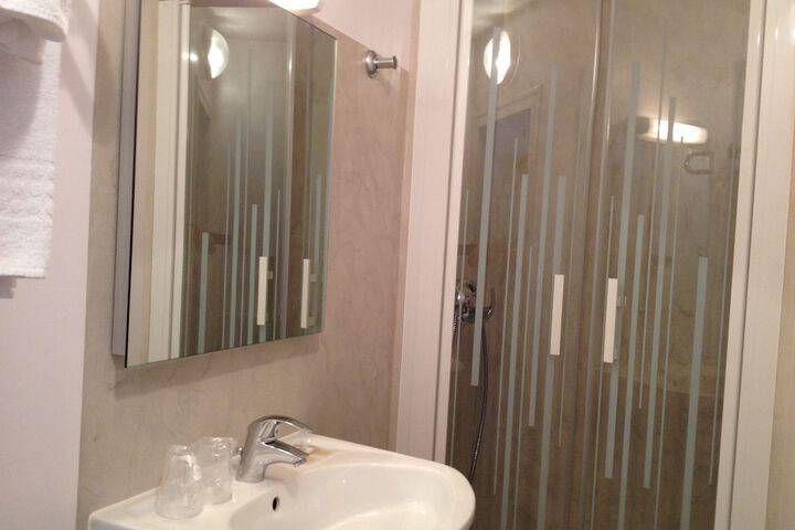 Room 15 of 20