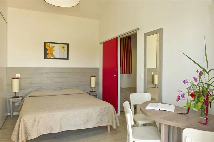 Room 3 of 20