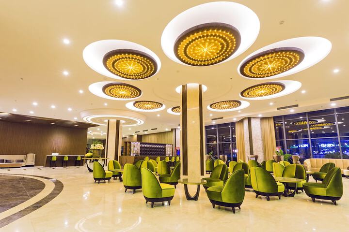 Lounge 50 of 63