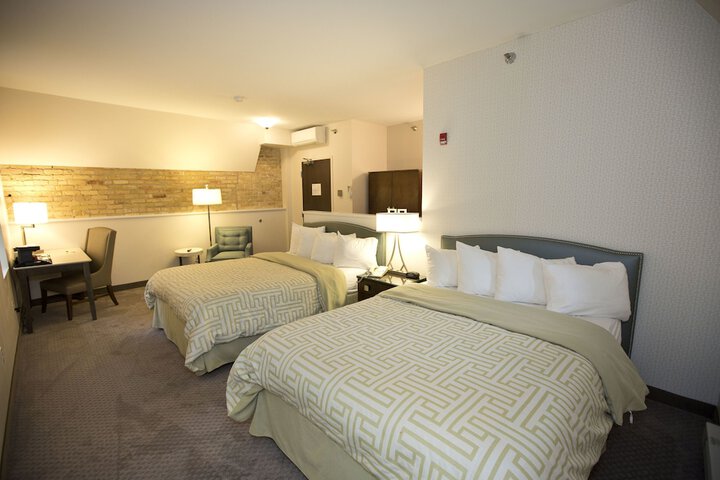 Room 6 of 49