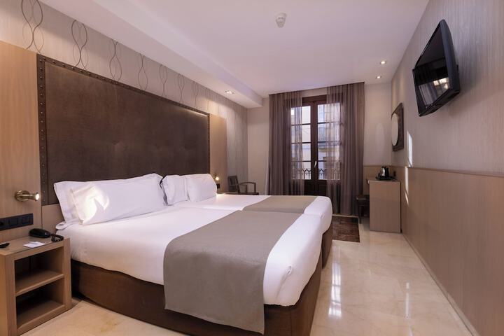 Room 16 of 135