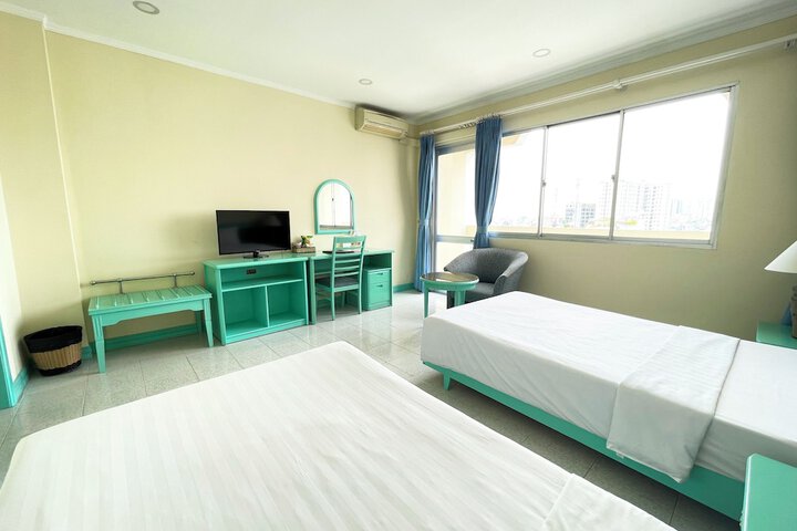 Room 17 of 30