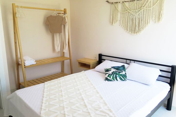 Room 7 of 28