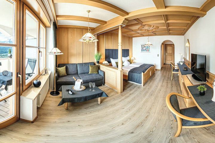 Room 12 of 64