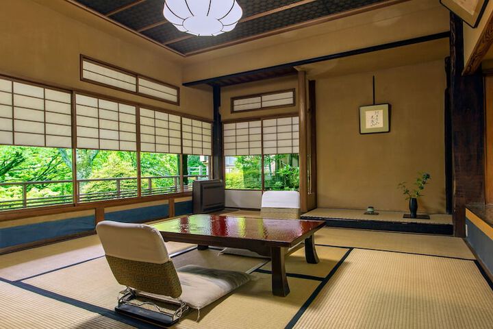 Room 28 of 110