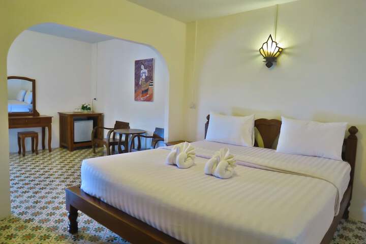Room 10 of 35