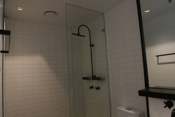 Room 12 of 23