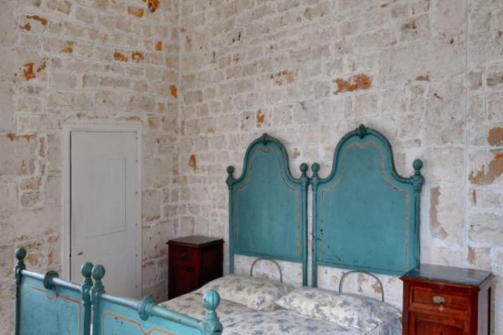 Room 12 of 49