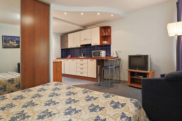 Room 18 of 43