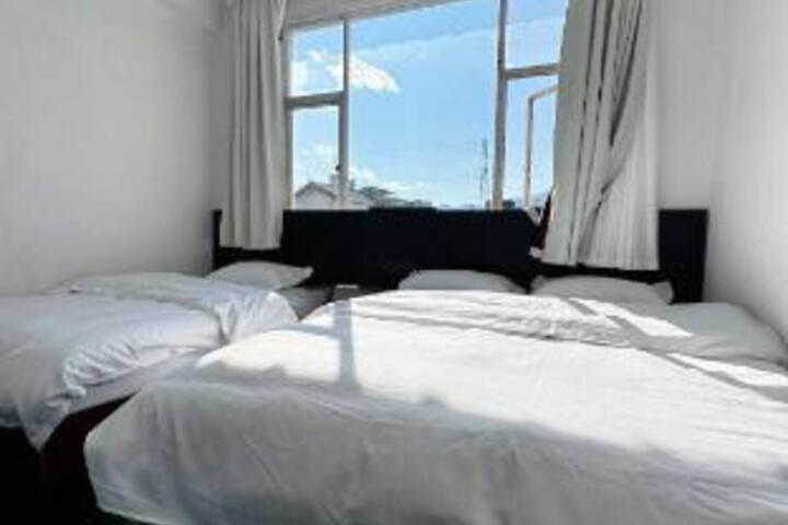 Room 10 of 10