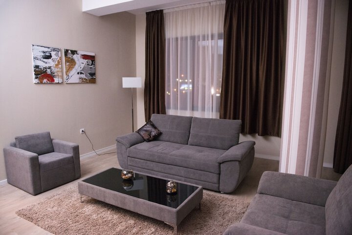 Room 15 of 36