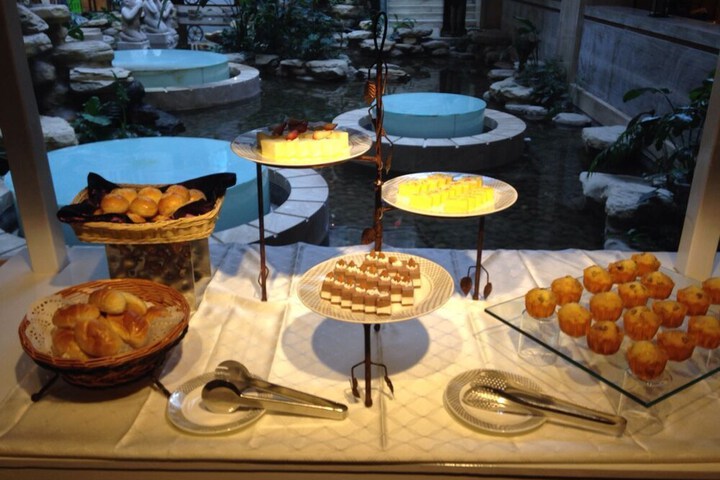 Dining 43 of 86