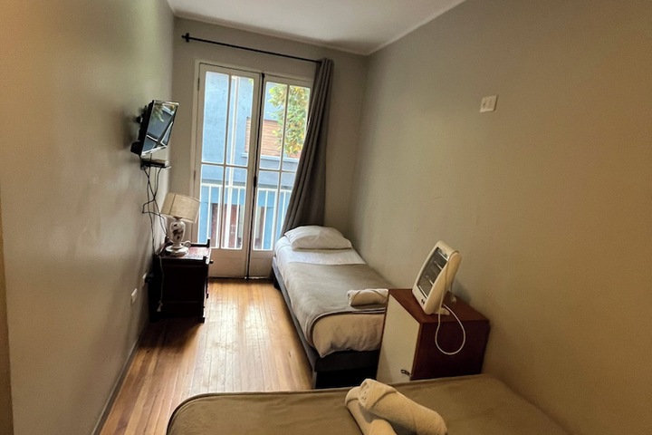 Room 3 of 7