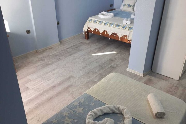 Room 15 of 32