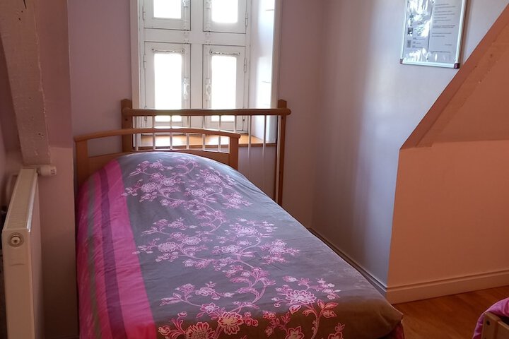 Room 13 of 64