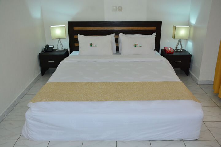 Room 4 of 39