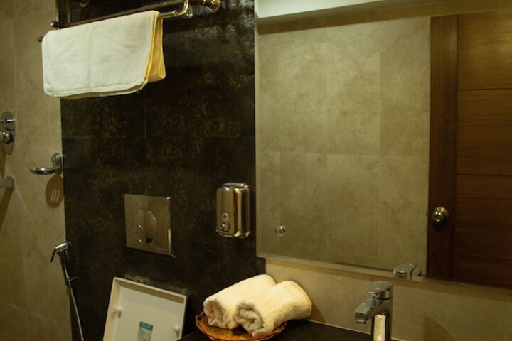 Room 17 of 26