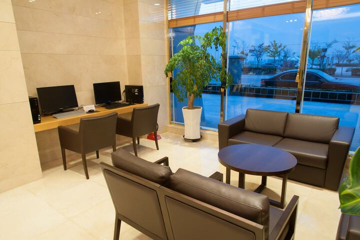 Hotel Lobby
