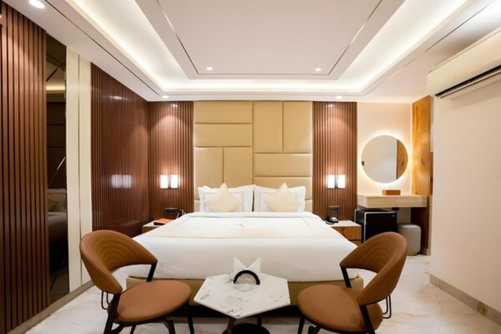 Room 15 of 27
