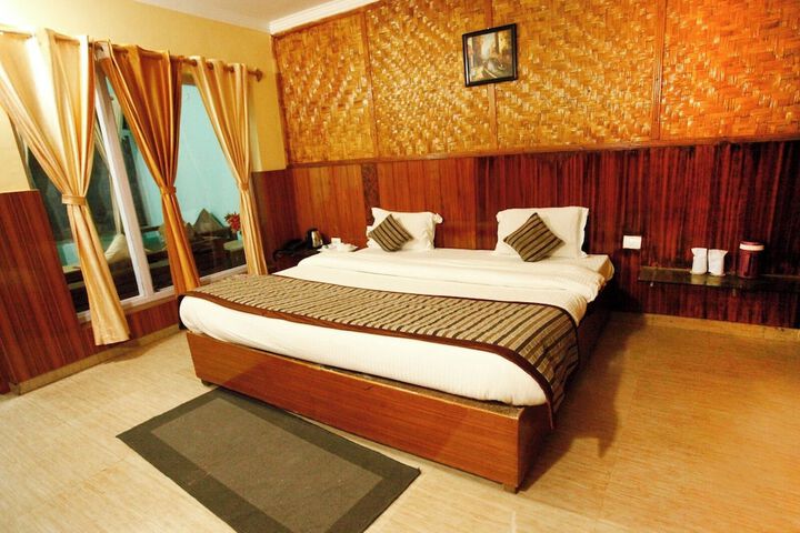 Room 2 of 10
