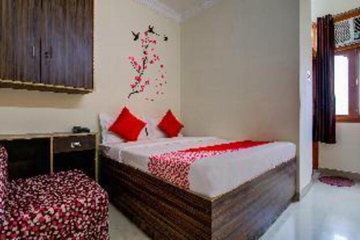 OYO Hotel Kamdhenu