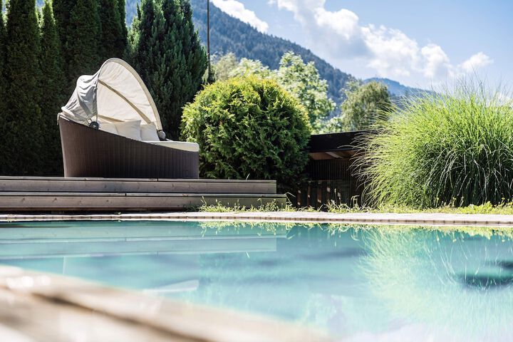 Pool 40 of 57