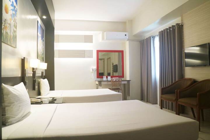 Room 9 of 19