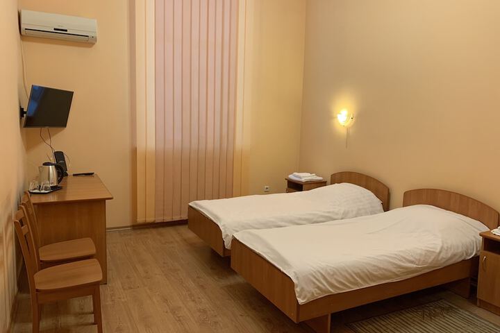 Room 4 of 36