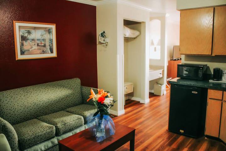 Room 30 of 48