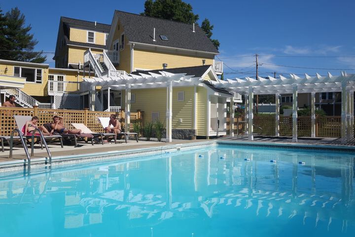 Pool 50 of 82