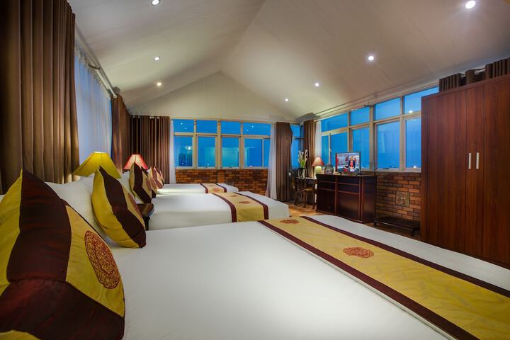 Room 11 of 50