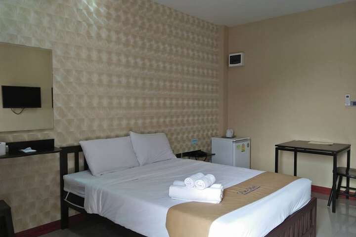 Room 13 of 16