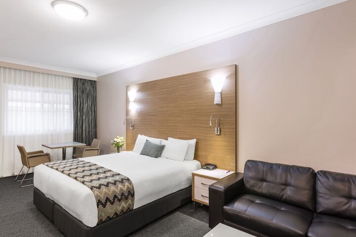 Room 5 of 38