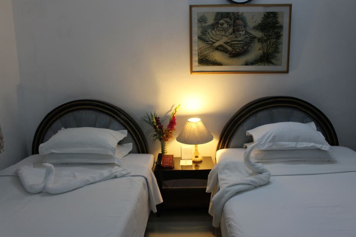 Room 15 of 27
