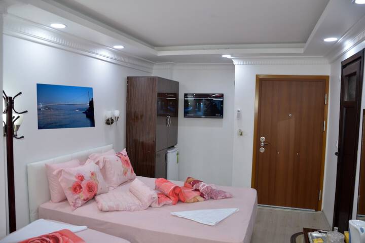 Room 3 of 35