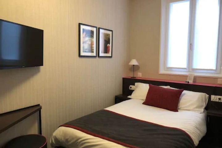 Room 10 of 61