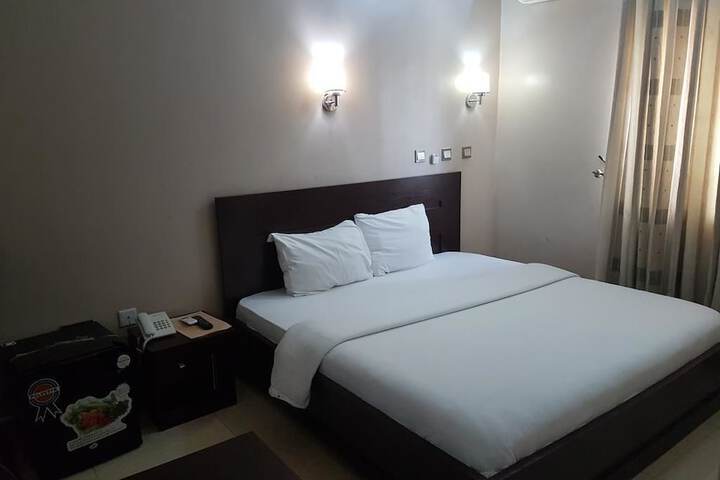 Room 8 of 15