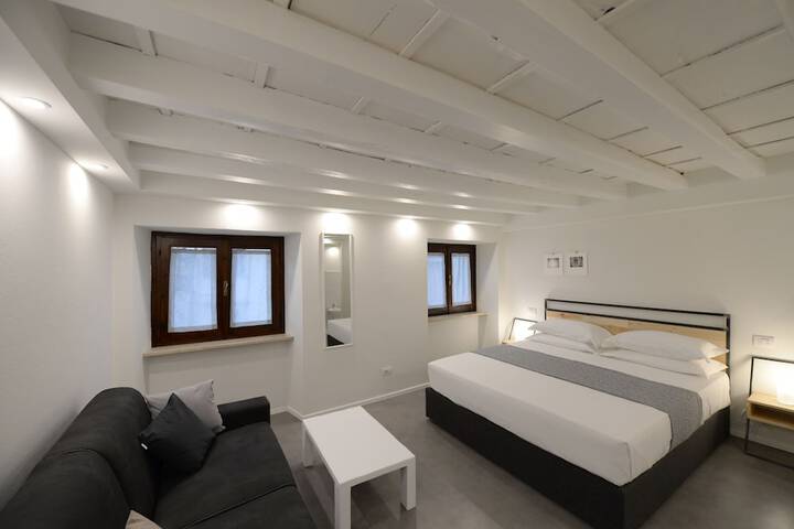 Room 10 of 36