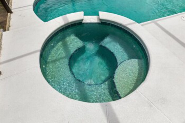 Pool 9 of 21