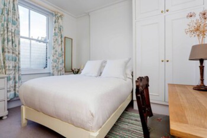 Room 10 of 11