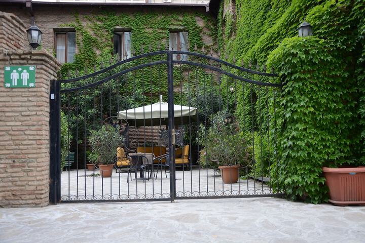 Hotel Exterior 118 of 134
